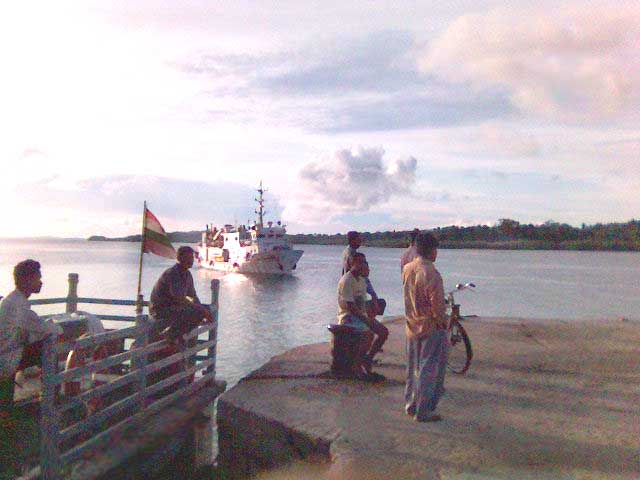 Boat Approaching The Havelock Jetty